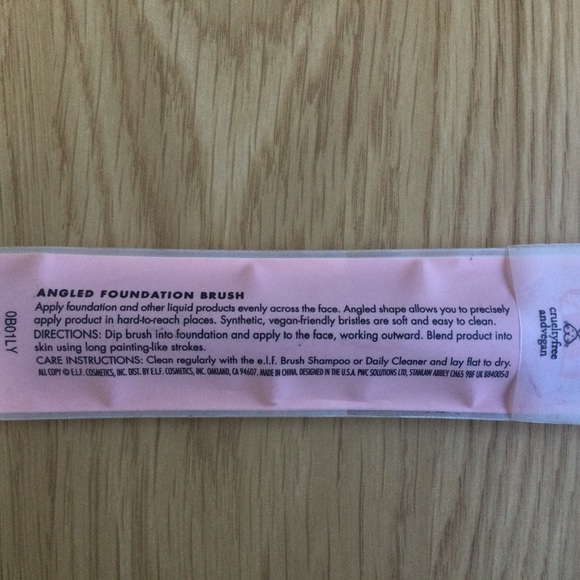 E.L.F. Angled Foundation Brush 6 " NWT - Picture 4 of 6